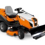STIHL RT 6112 ZL Rasentraktor mit Winterpaket Comfort 120 Plus