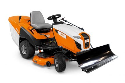 STIHL RT 6112 ZL Rasentraktor mit Winterpaket Comfort 120 Plus