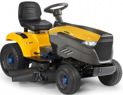Stiga Akku-Rasentraktor E-Ride S 500 mit Mulchkit  Akku und Ladegerät – Modell 2021